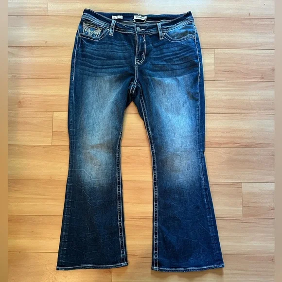 Vigoss Dark Blue Flare Jeans size 18 embellished pockets like new bootcut faded - Picture 3 of 14